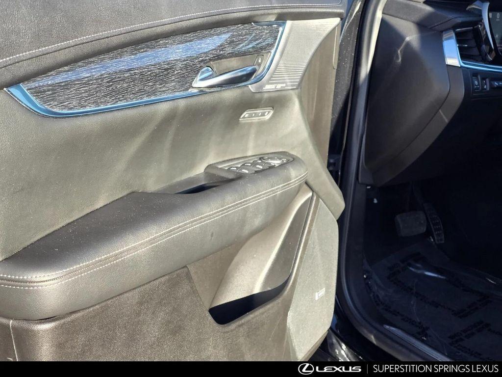 used 2021 Cadillac XT5 car, priced at $30,543