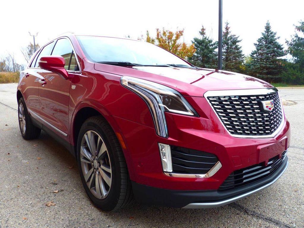 used 2024 Cadillac XT5 car, priced at $29,995