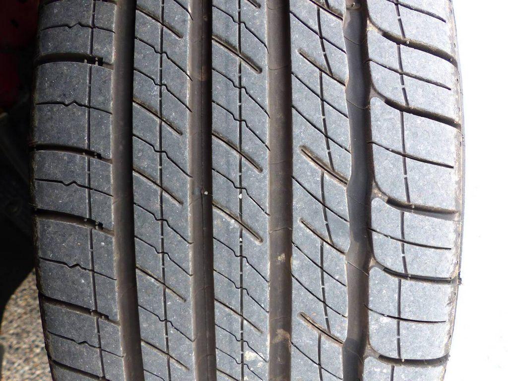 used 2024 Cadillac XT5 car, priced at $29,995