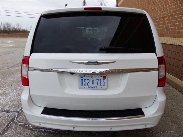 used 2014 Chrysler Town & Country car, priced at $10,995