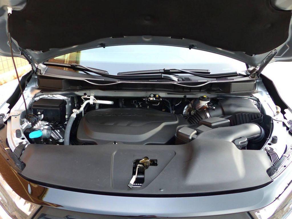 used 2025 Honda Odyssey car, priced at $33,995