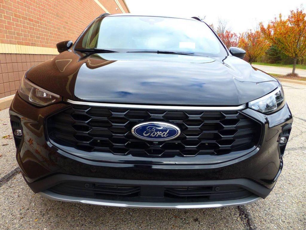 used 2024 Ford Escape car, priced at $24,995