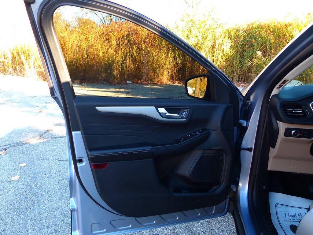 used 2022 Ford Escape car, priced at $19,995