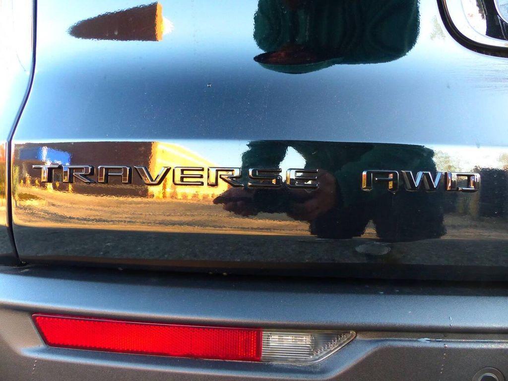 used 2024 Chevrolet Traverse car, priced at $31,995