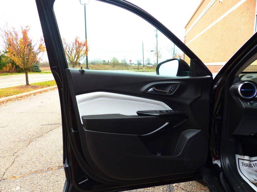 used 2025 Chevrolet Trax car, priced at $17,995