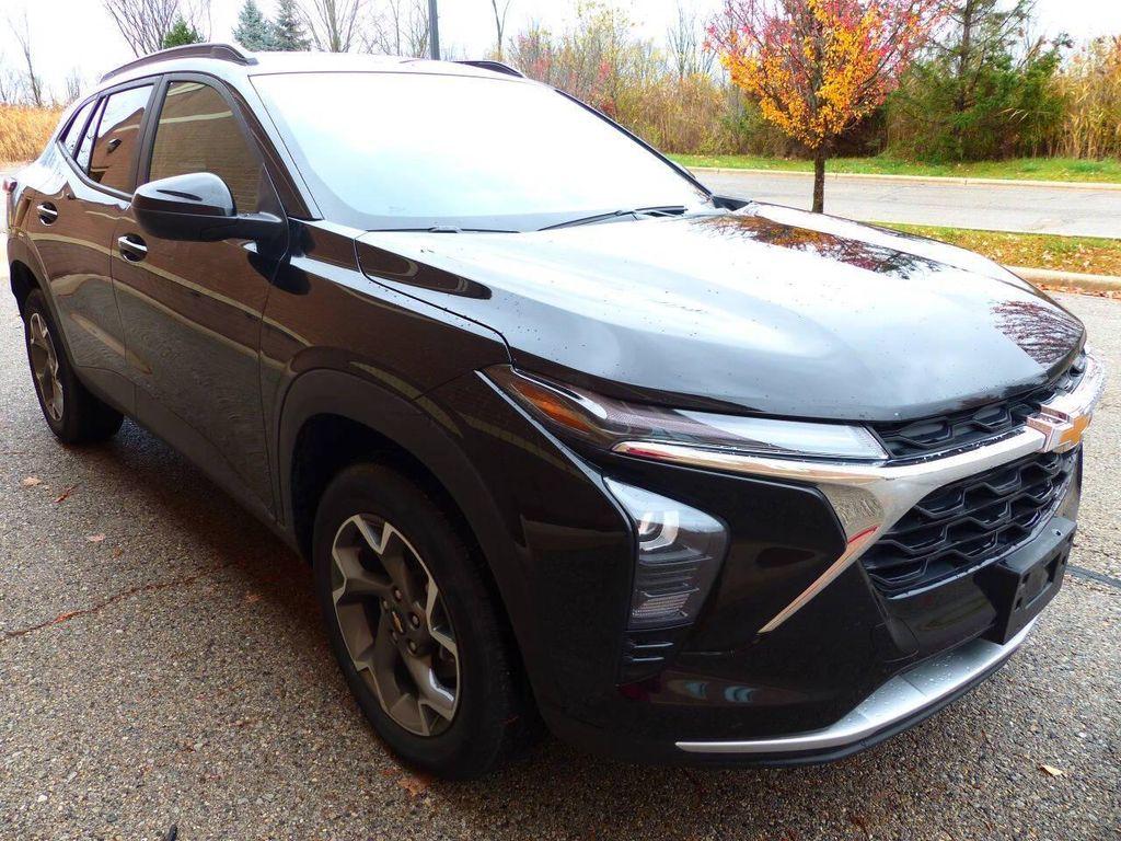 used 2025 Chevrolet Trax car, priced at $17,995