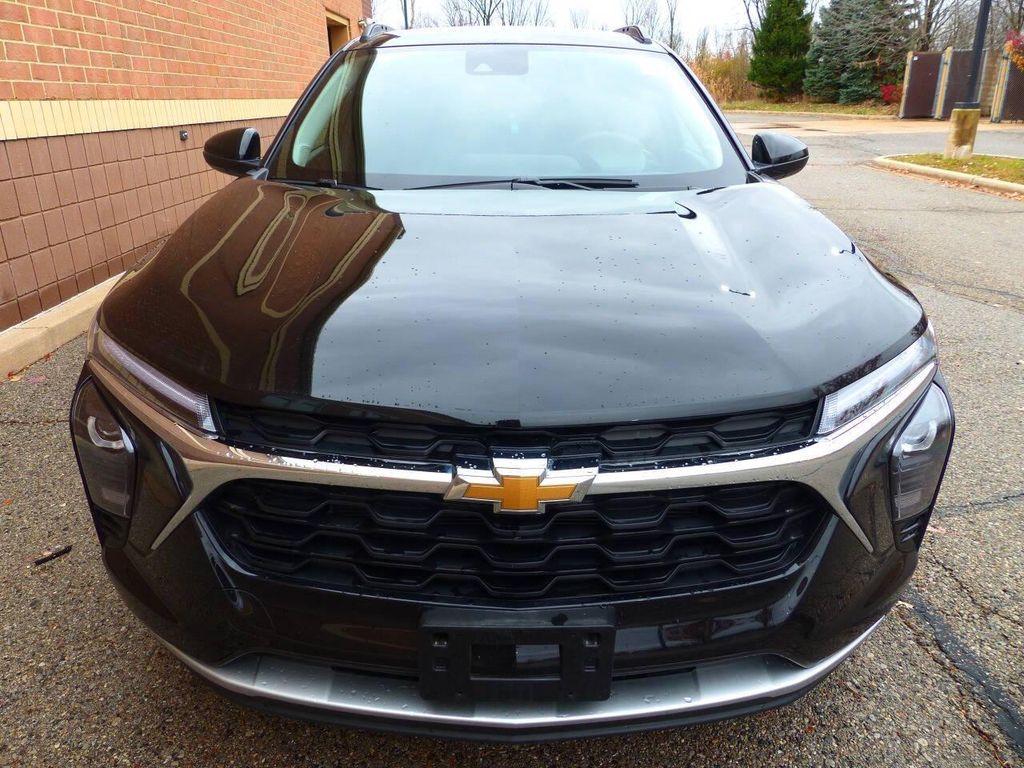 used 2025 Chevrolet Trax car, priced at $17,995