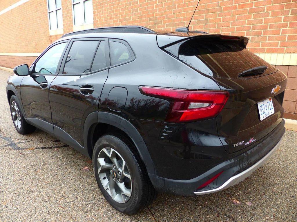 used 2025 Chevrolet Trax car, priced at $17,995