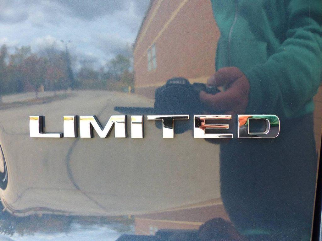 used 2021 Jeep Cherokee car, priced at $15,495