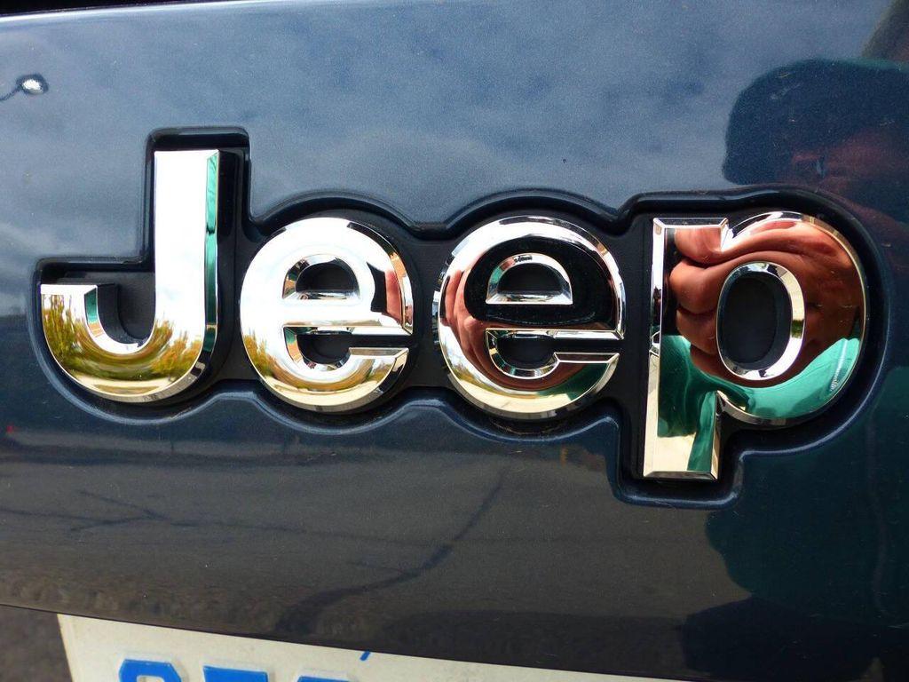 used 2021 Jeep Cherokee car, priced at $15,495