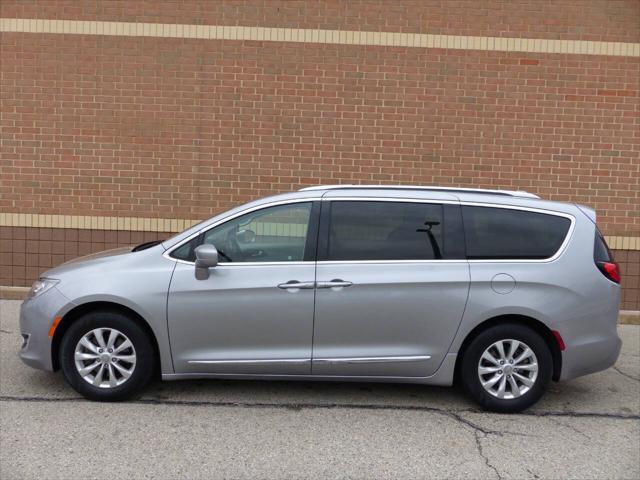 used 2018 Chrysler Pacifica car, priced at $17,995