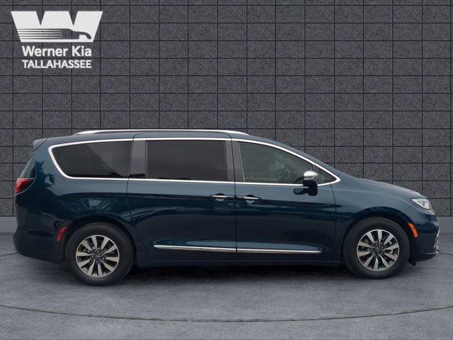 used 2021 Chrysler Pacifica Hybrid car, priced at $28,800