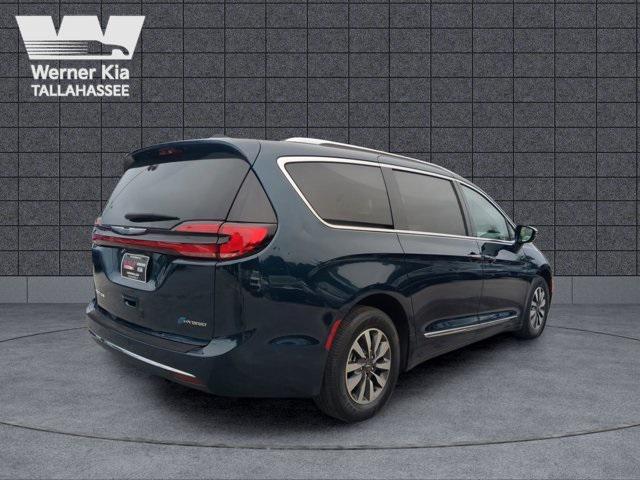 used 2021 Chrysler Pacifica Hybrid car, priced at $28,800