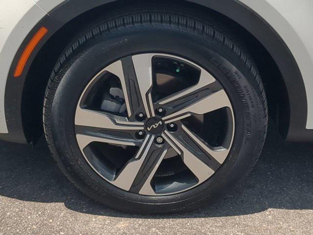 used 2023 Kia Sorento Hybrid car, priced at $30,120