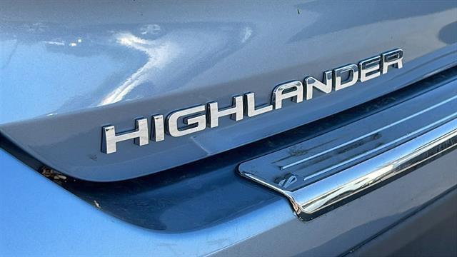 used 2022 Toyota Highlander car, priced at $31,998