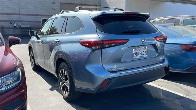 used 2022 Toyota Highlander car, priced at $31,998