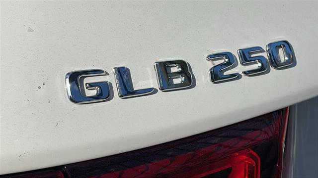 used 2022 Mercedes-Benz GLB 250 car, priced at $27,955