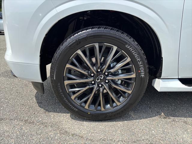 new 2025 INFINITI QX80 car, priced at $105,254