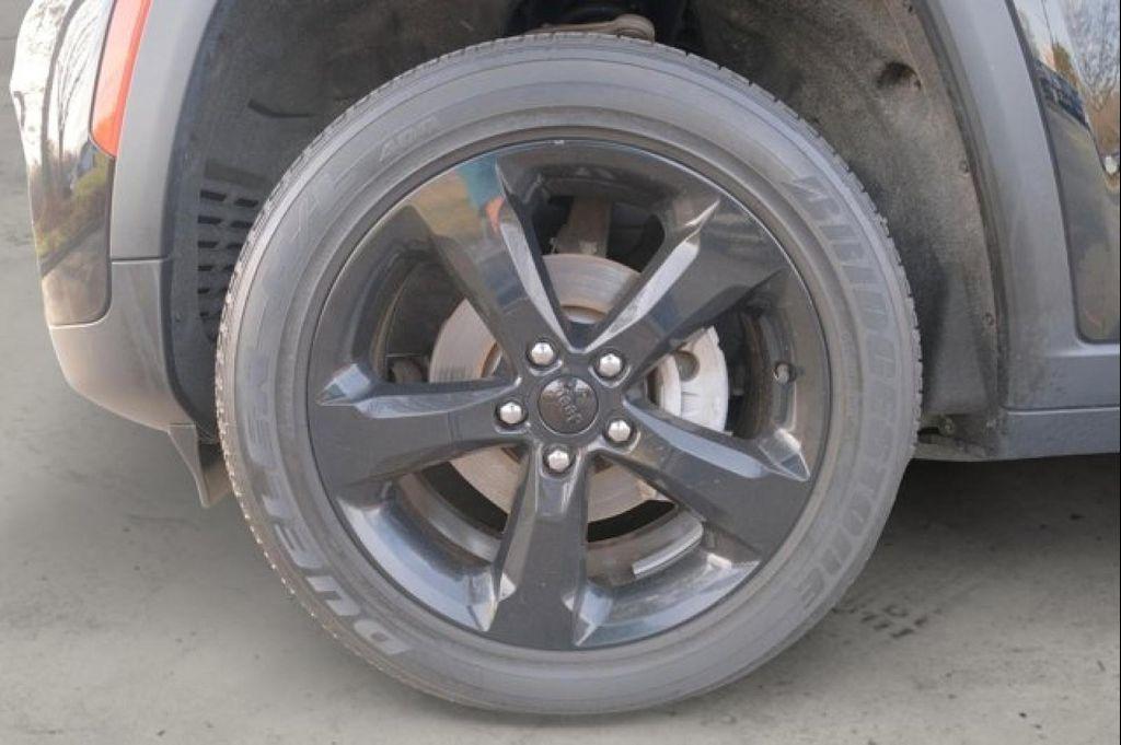used 2023 Jeep Grand Cherokee car, priced at $35,995