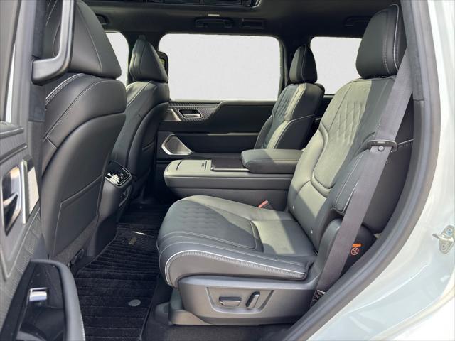 new 2025 INFINITI QX80 car, priced at $105,254