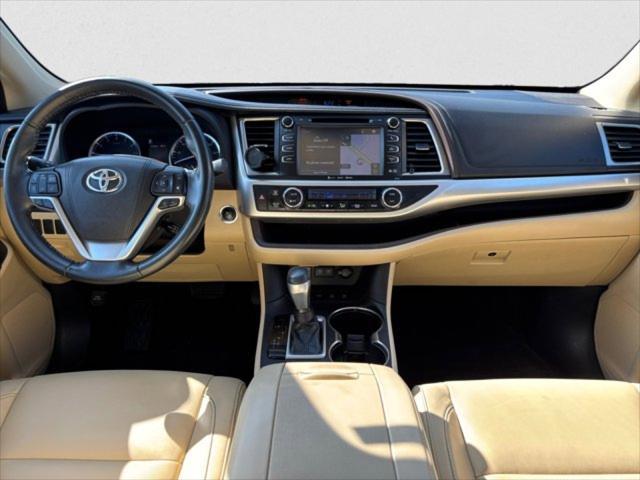 used 2018 Toyota Highlander car, priced at $26,995