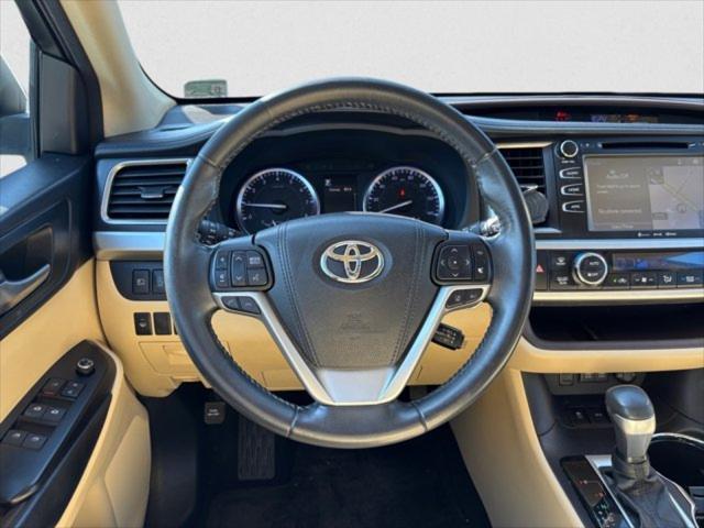 used 2018 Toyota Highlander car, priced at $26,995