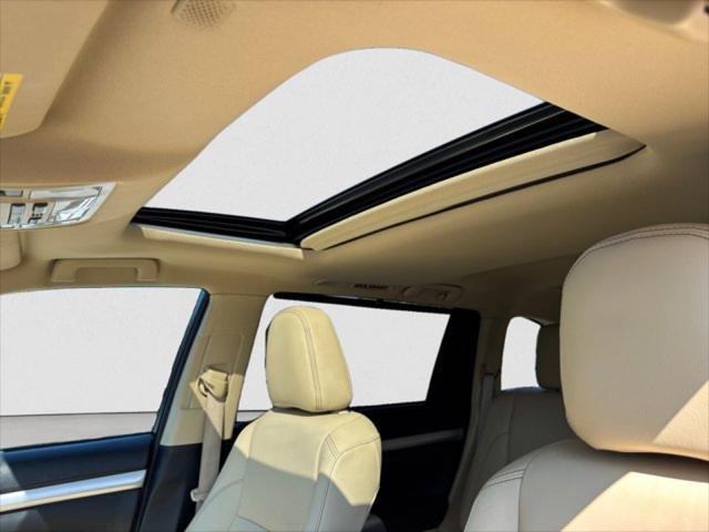 used 2018 Toyota Highlander car, priced at $26,995