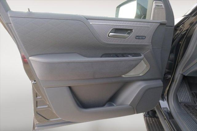 new 2025 INFINITI QX80 car, priced at $105,001