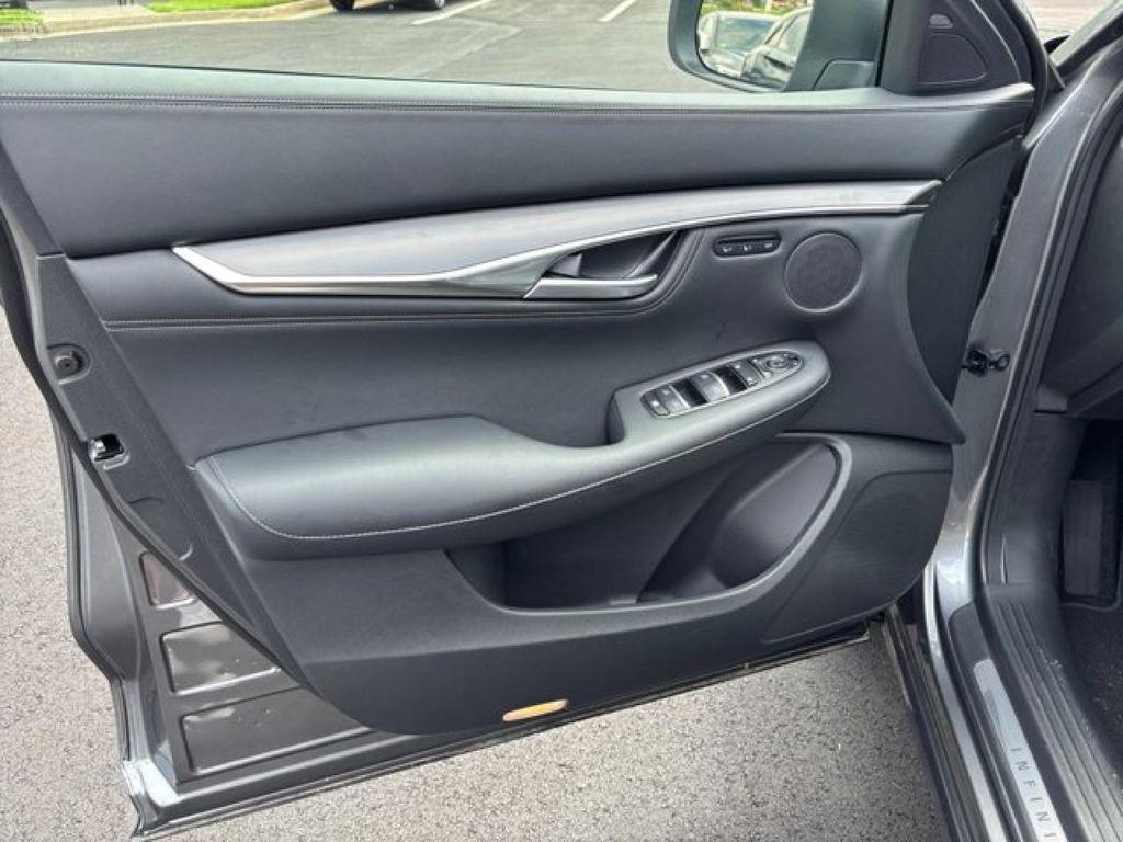 new 2025 INFINITI QX55 car, priced at $43,019