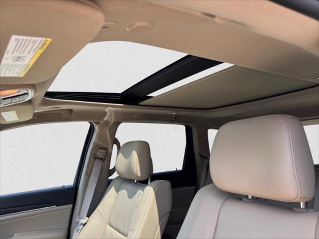 used 2021 Jeep Grand Cherokee car, priced at $31,995