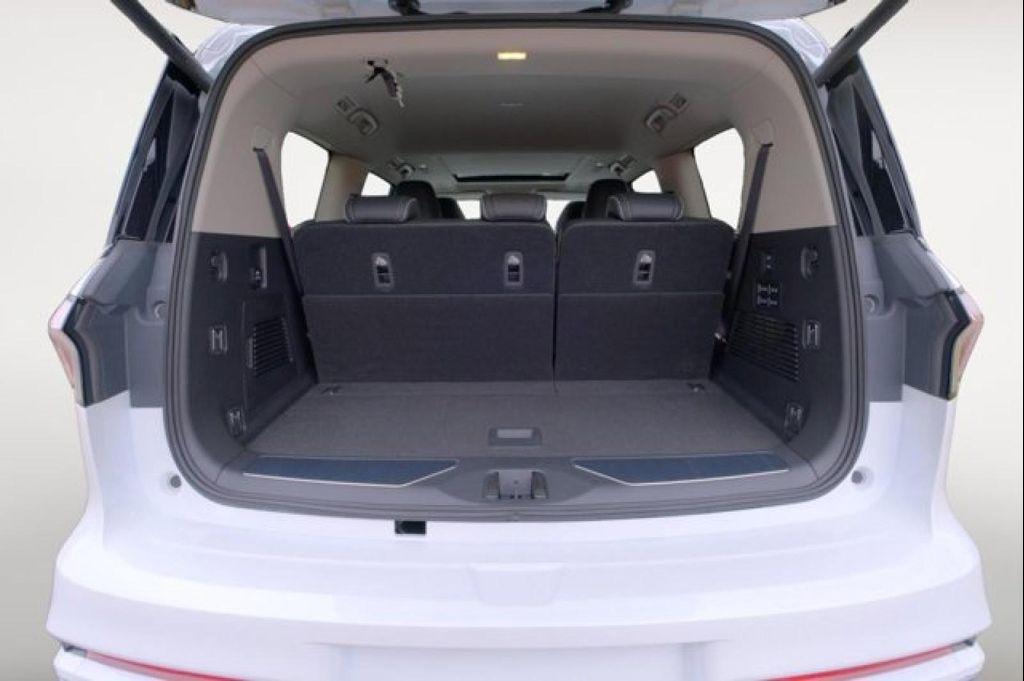 new 2025 INFINITI QX80 car, priced at $92,843