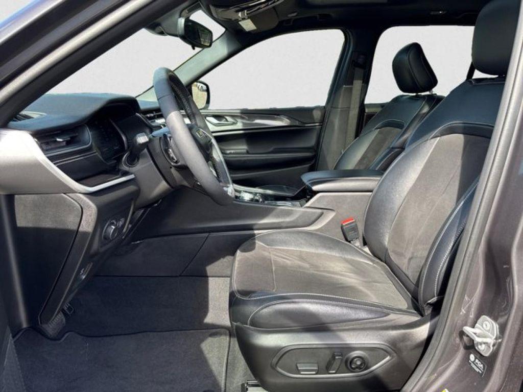 used 2023 Jeep Grand Cherokee car, priced at $32,995