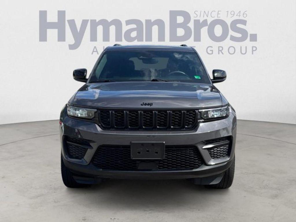 used 2023 Jeep Grand Cherokee car, priced at $32,995