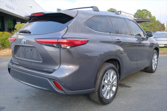 used 2021 Toyota Highlander Hybrid car, priced at $38,995