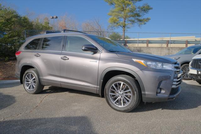 used 2017 Toyota Highlander Hybrid car, priced at $24,995