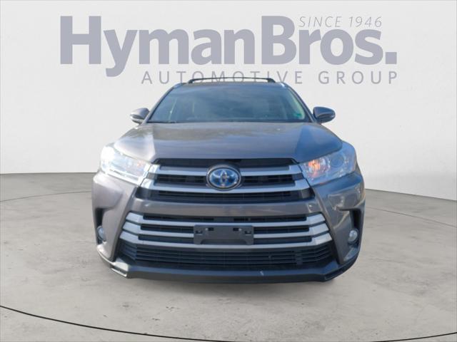 used 2017 Toyota Highlander Hybrid car, priced at $24,995