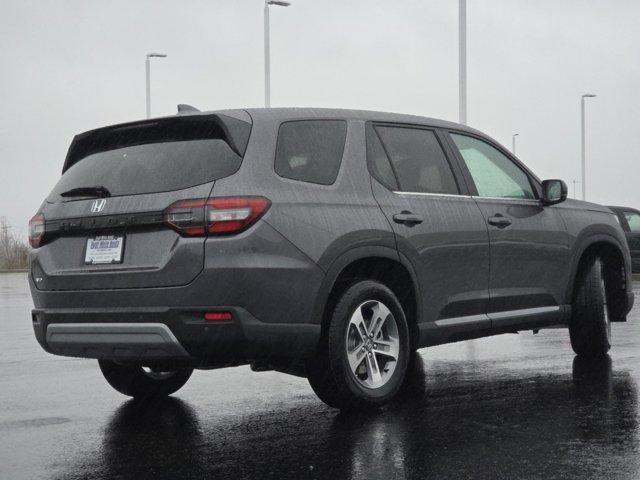 new 2025 Honda Pilot car, priced at $47,095