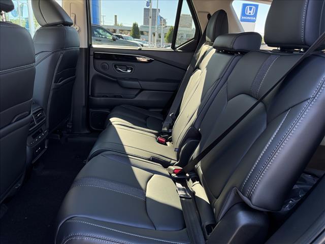 new 2025 Honda Pilot car