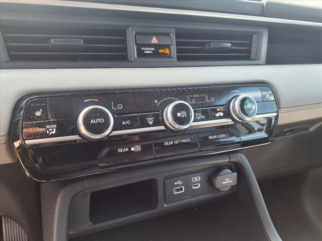 used 2025 Honda Pilot car, priced at $43,998