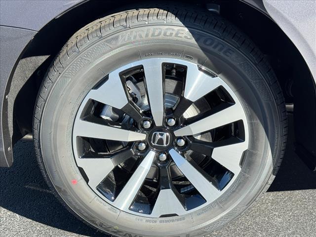 new 2026 Honda Odyssey car, priced at $44,290