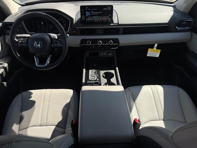used 2025 Honda Pilot car, priced at $40,998