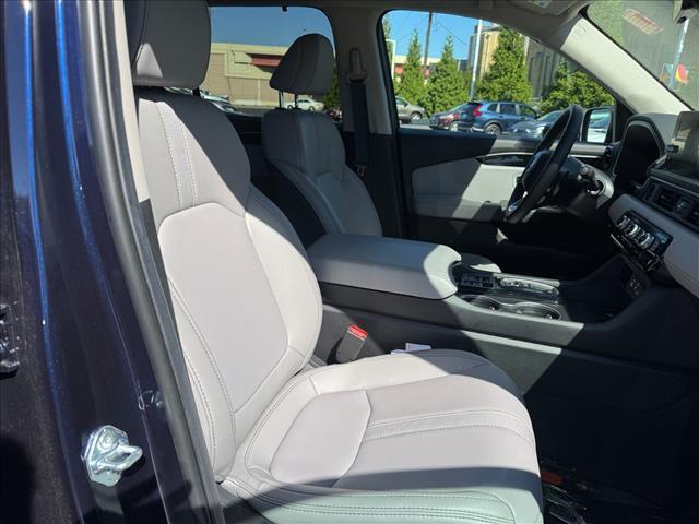 used 2025 Honda Pilot car, priced at $40,998