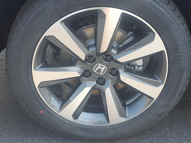 new 2025 Honda Pilot car, priced at $55,715