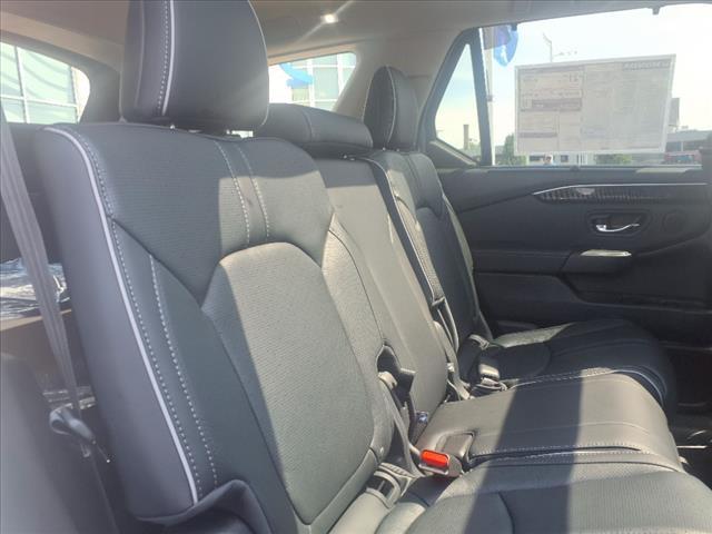 new 2025 Honda Pilot car, priced at $55,715