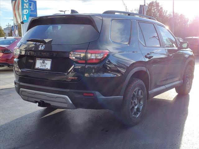 new 2025 Honda Pilot car, priced at $50,795