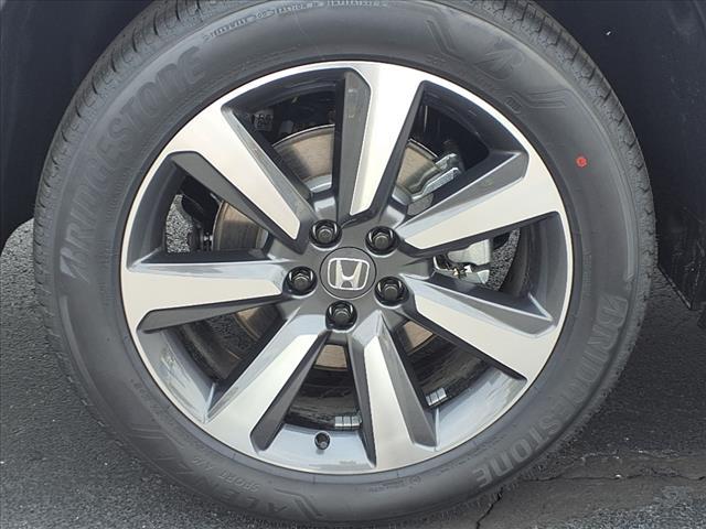 new 2025 Honda Pilot car, priced at $56,705