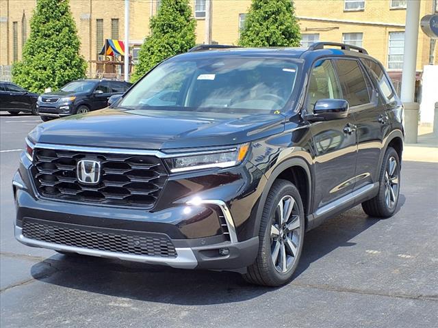 new 2025 Honda Pilot car, priced at $52,040