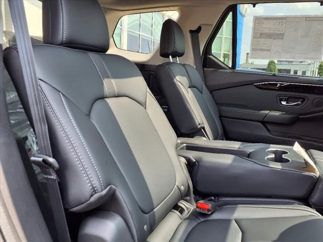 new 2025 Honda Pilot car, priced at $52,040