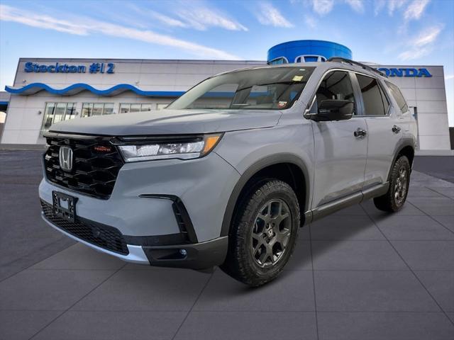 new 2025 Honda Pilot car, priced at $51,250