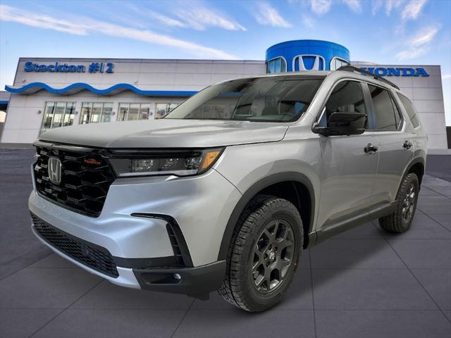 new 2025 Honda Pilot car, priced at $50,795